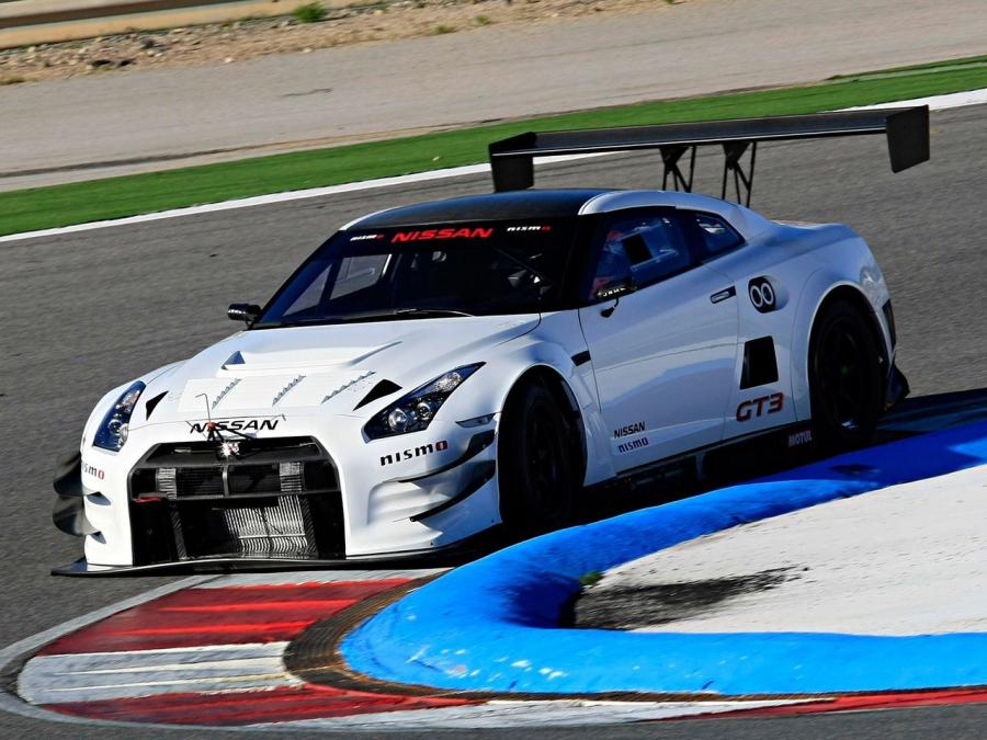  Nissan GT-R GT3 by Nismo 2012 года  (фото 5 из 14)